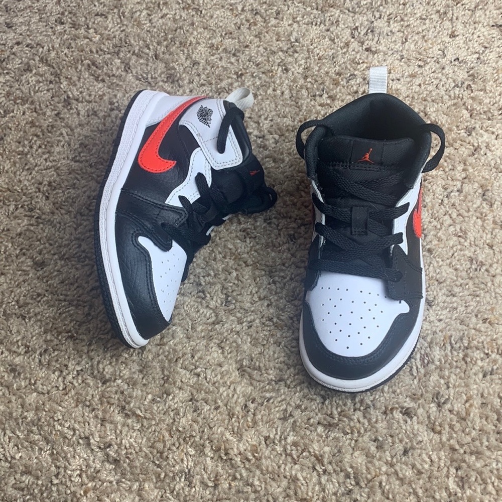 Air Jordan 1 Mid